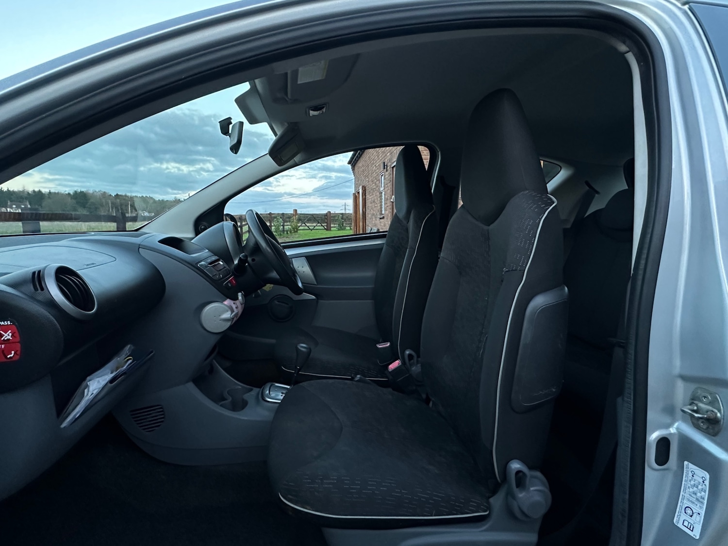 Used Peugeot 107 2011 for sale - 76908734: Photo 2