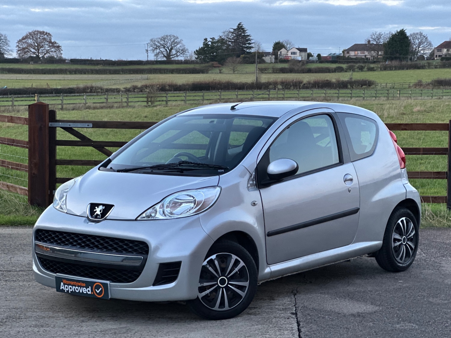 Used Peugeot 107 2011 for sale - 76908734: Photo 5