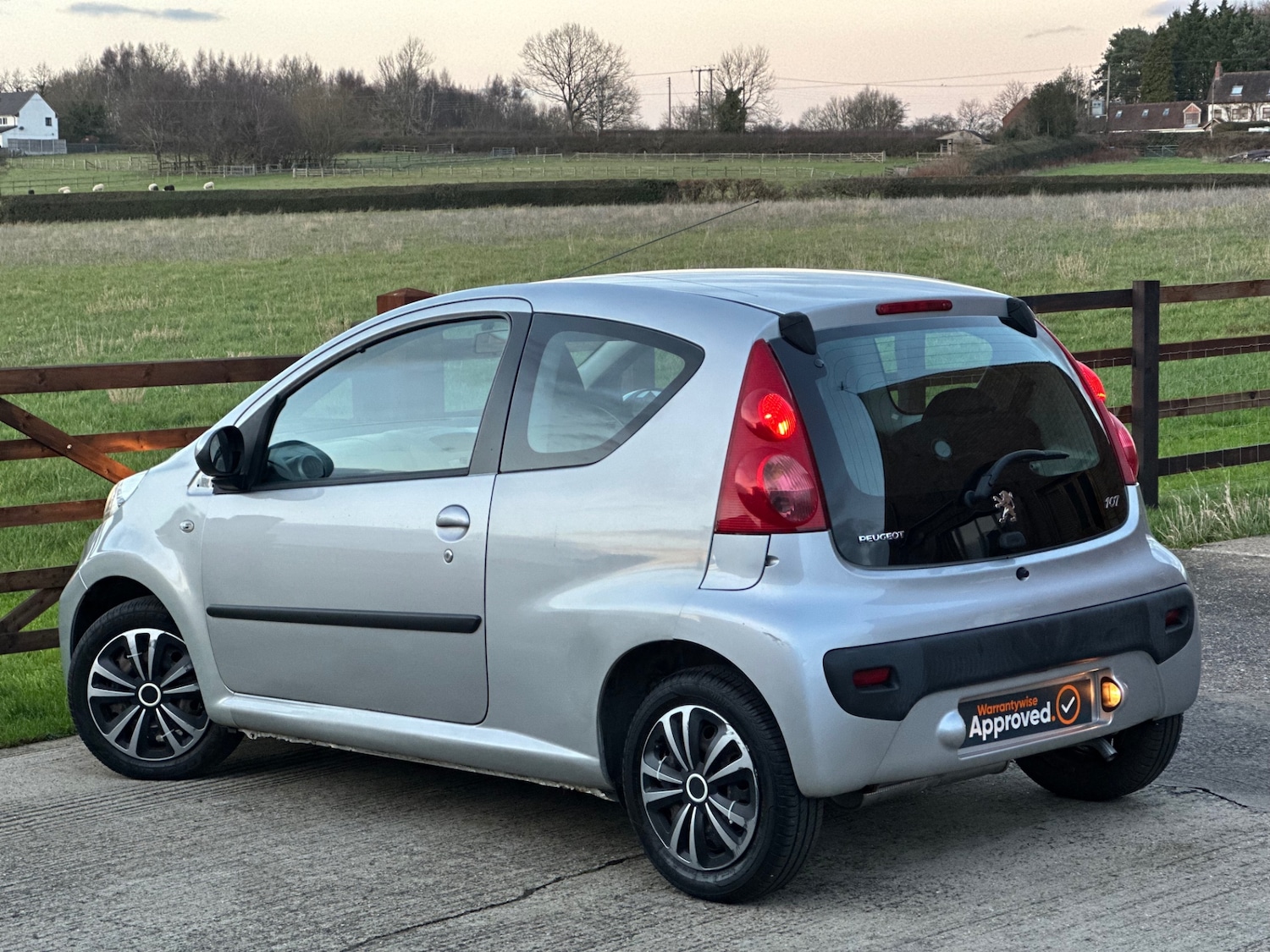 Used Peugeot 107 2011 for sale - 76908734: Photo 8