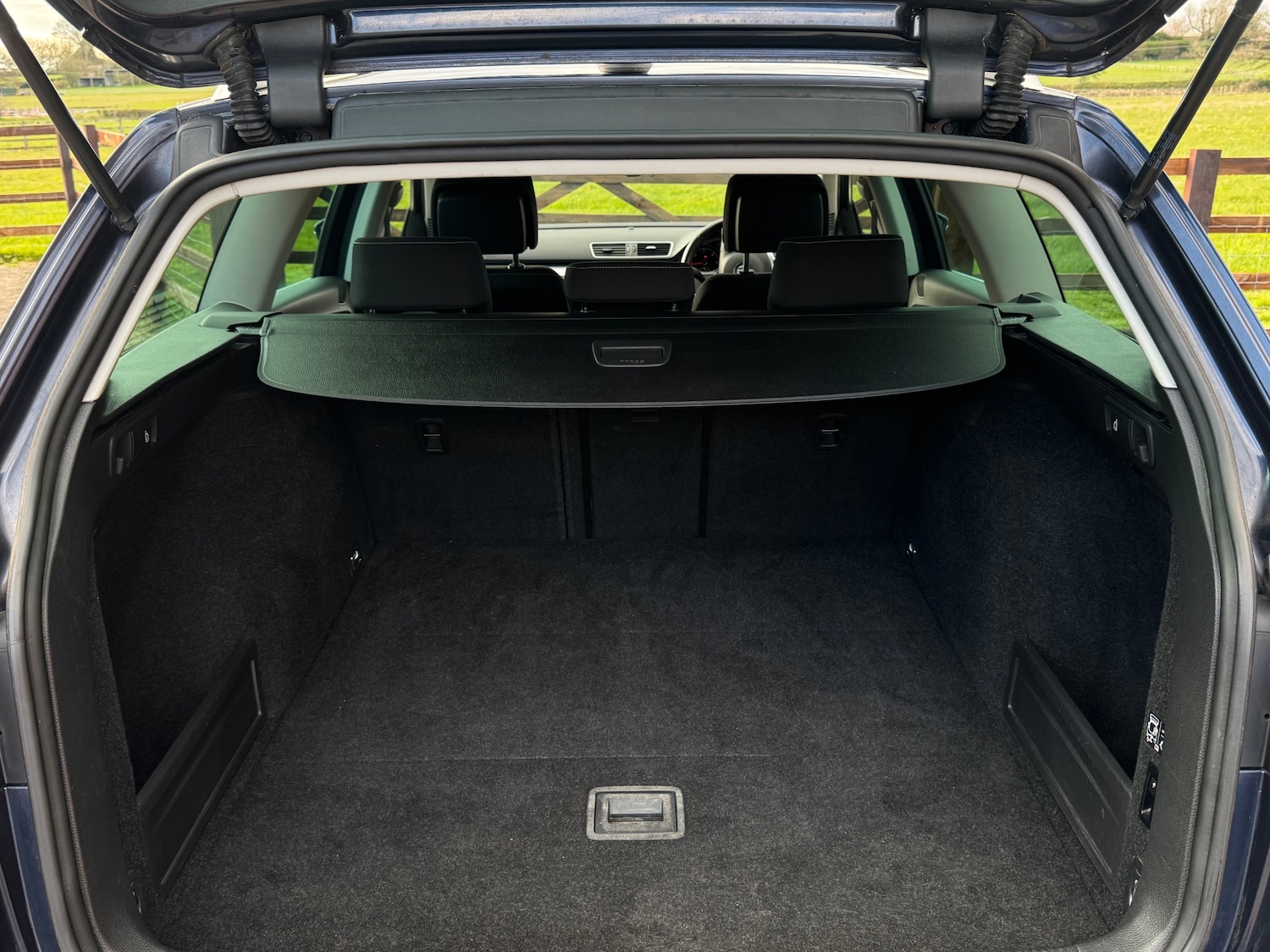 Used Volkswagen Passat 2012 for sale - 78085700: Photo 23