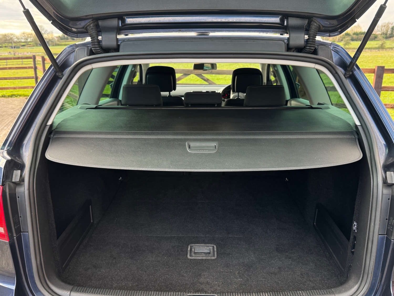 Used Volkswagen Passat 2012 for sale - 78085700: Photo 28