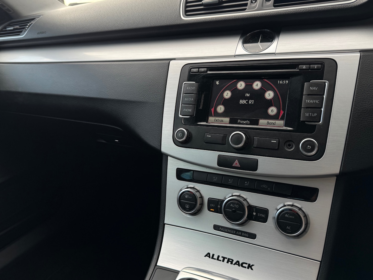 Used Volkswagen Passat 2012 for sale - 78085700: Photo 9