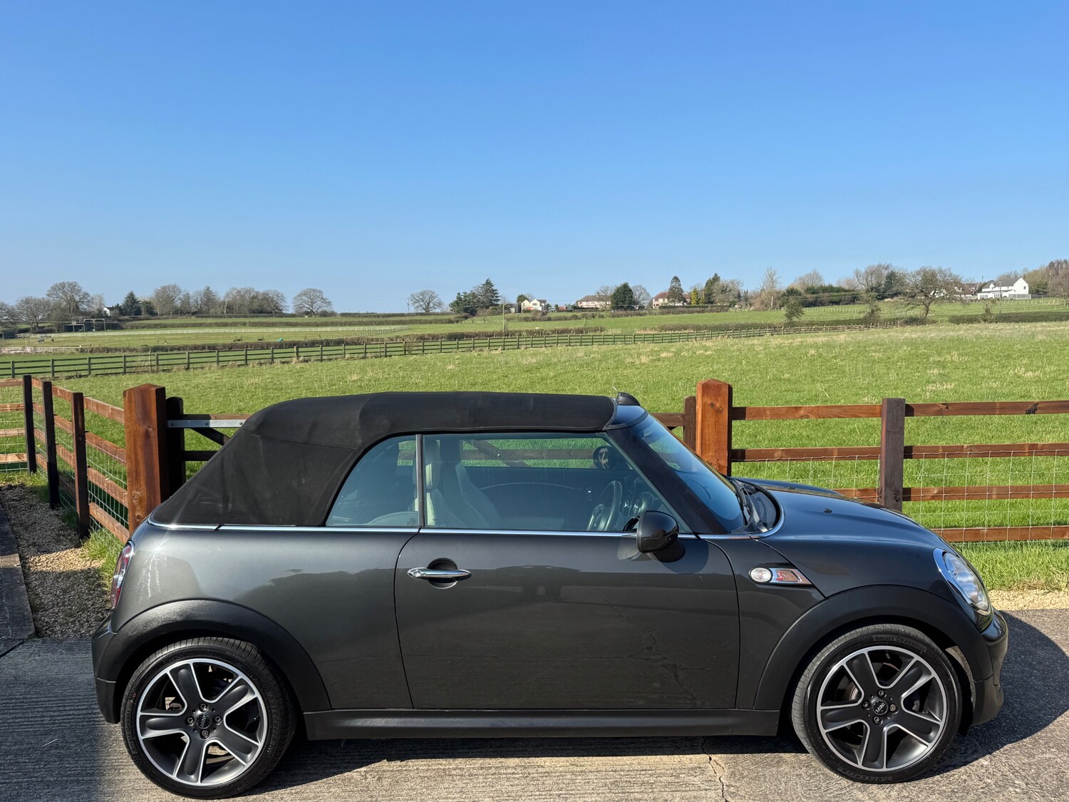 Used MINI Convertible 2013 for sale - 77744339: Photo 16