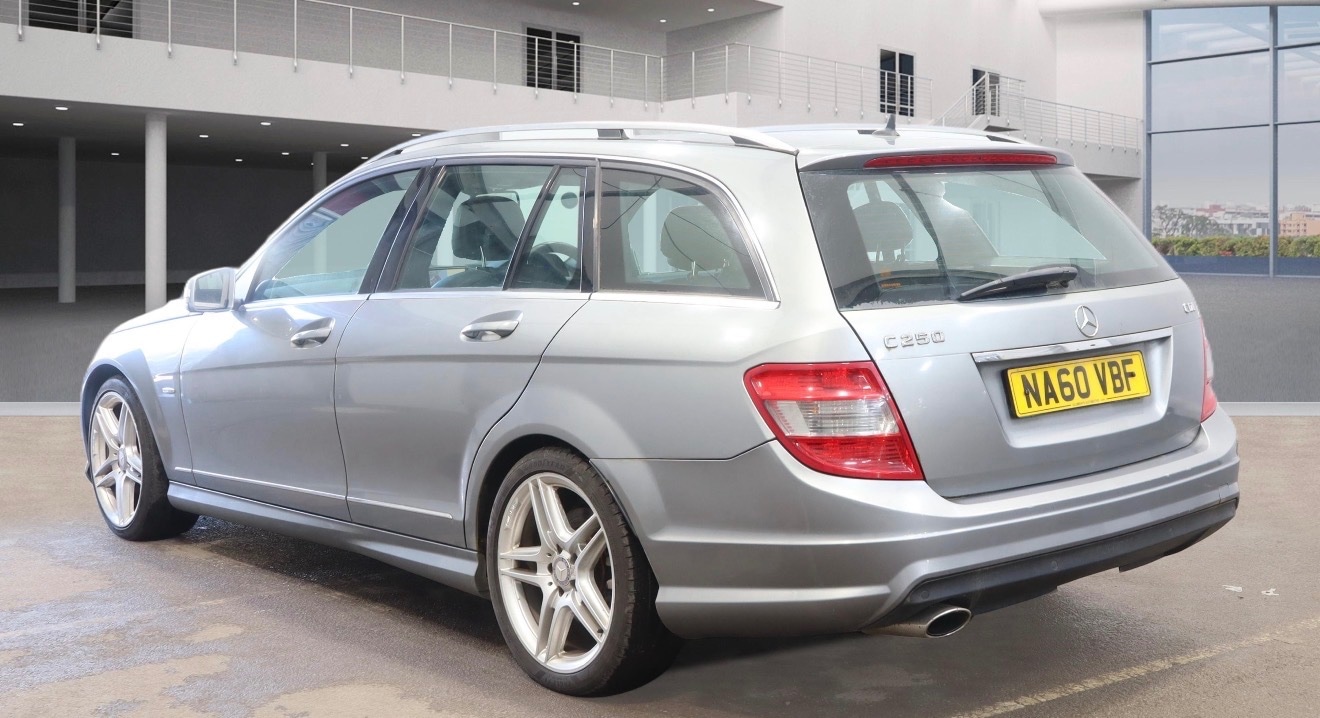 Used Mercedes-Benz C Class 2010 for sale - 77996662: Photo 6