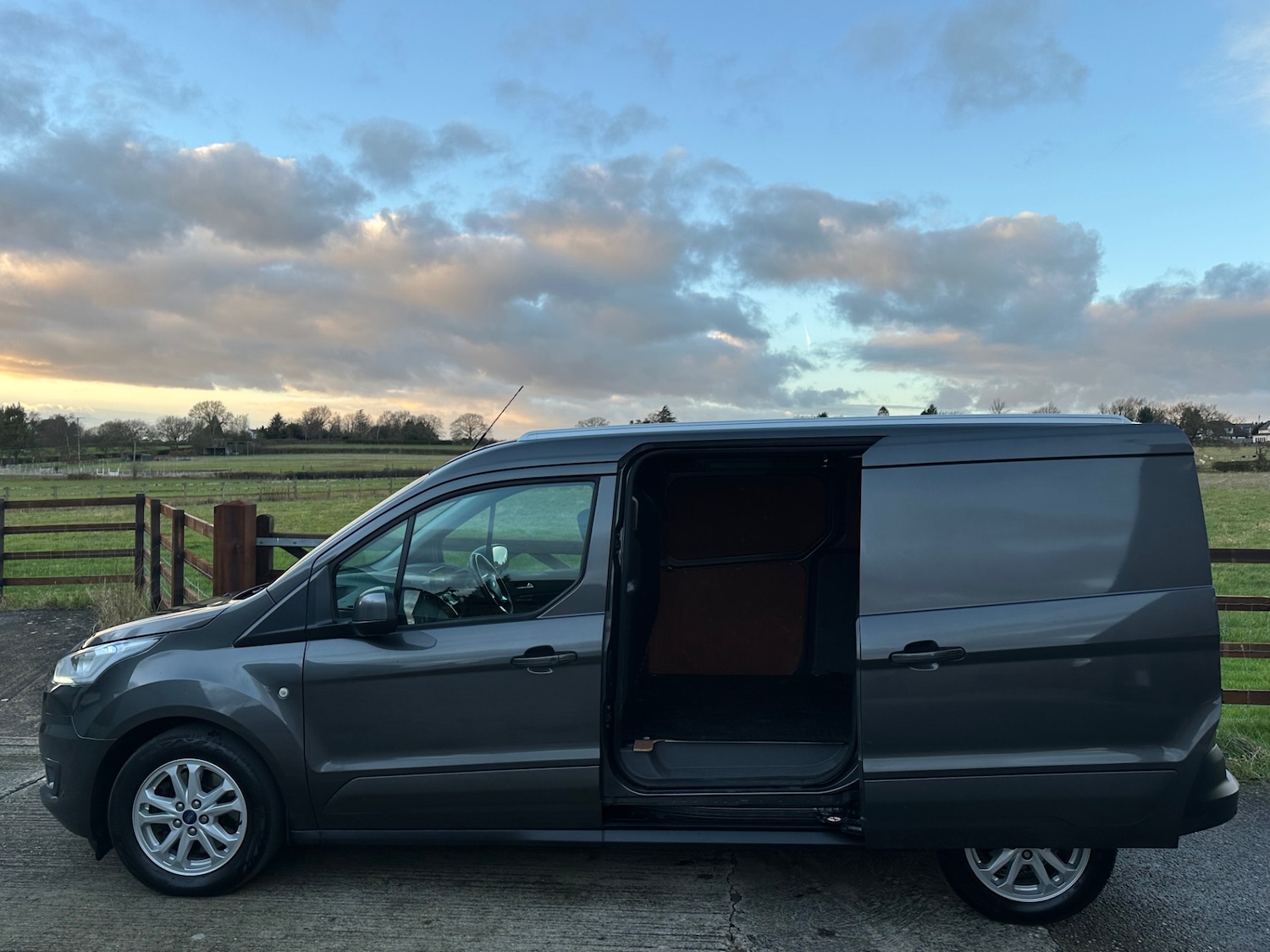 Used Ford Transit Connect 2019 for sale - 77129680: Photo 22