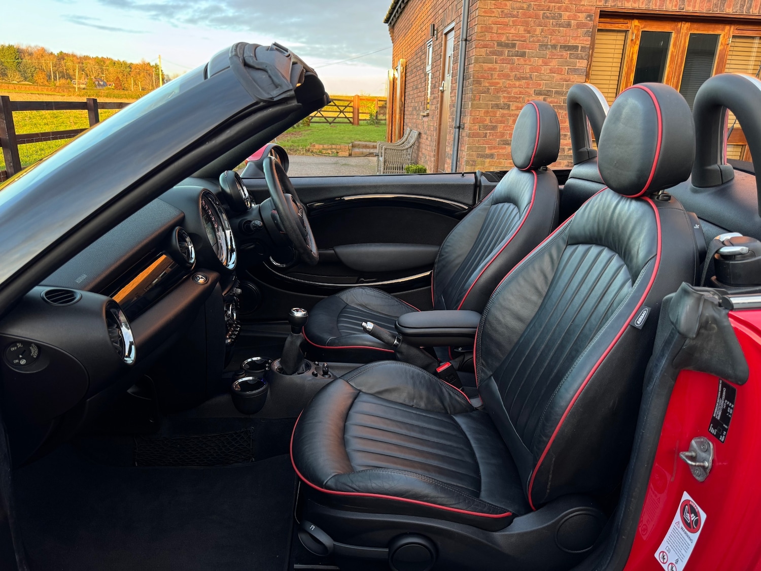 Used MINI Roadster 2015 for sale - 77354077: Photo 2