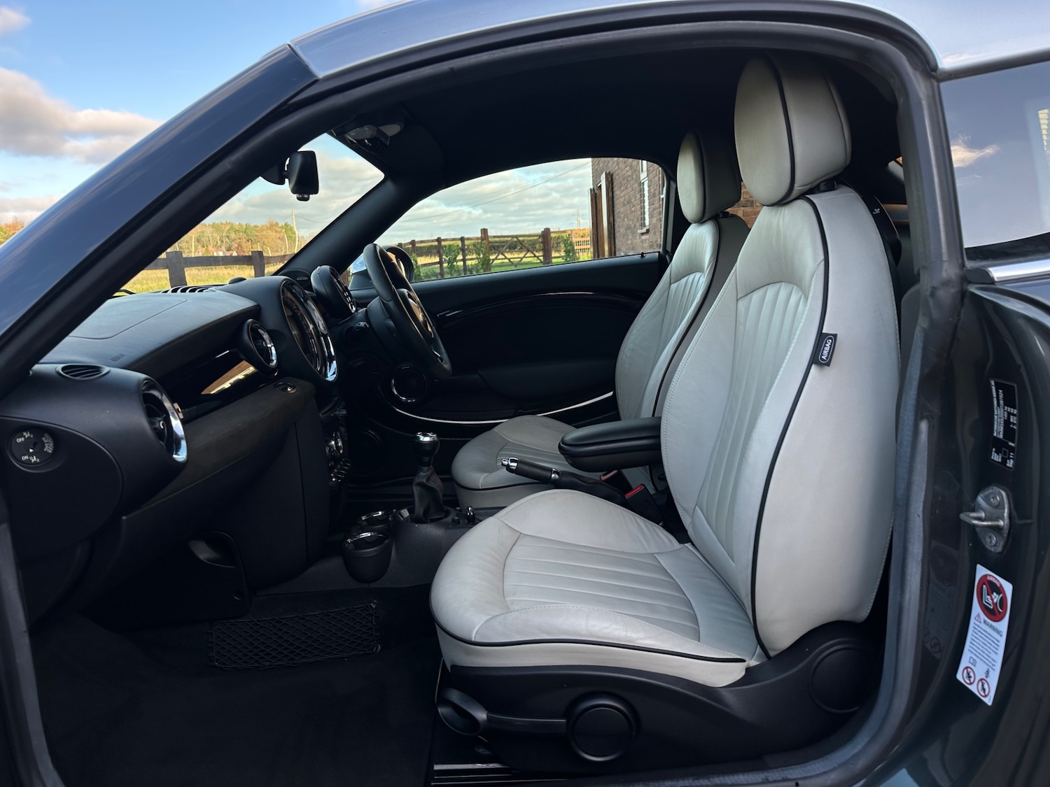 Used MINI Coupe 2011 for sale - 77248823: Photo 2