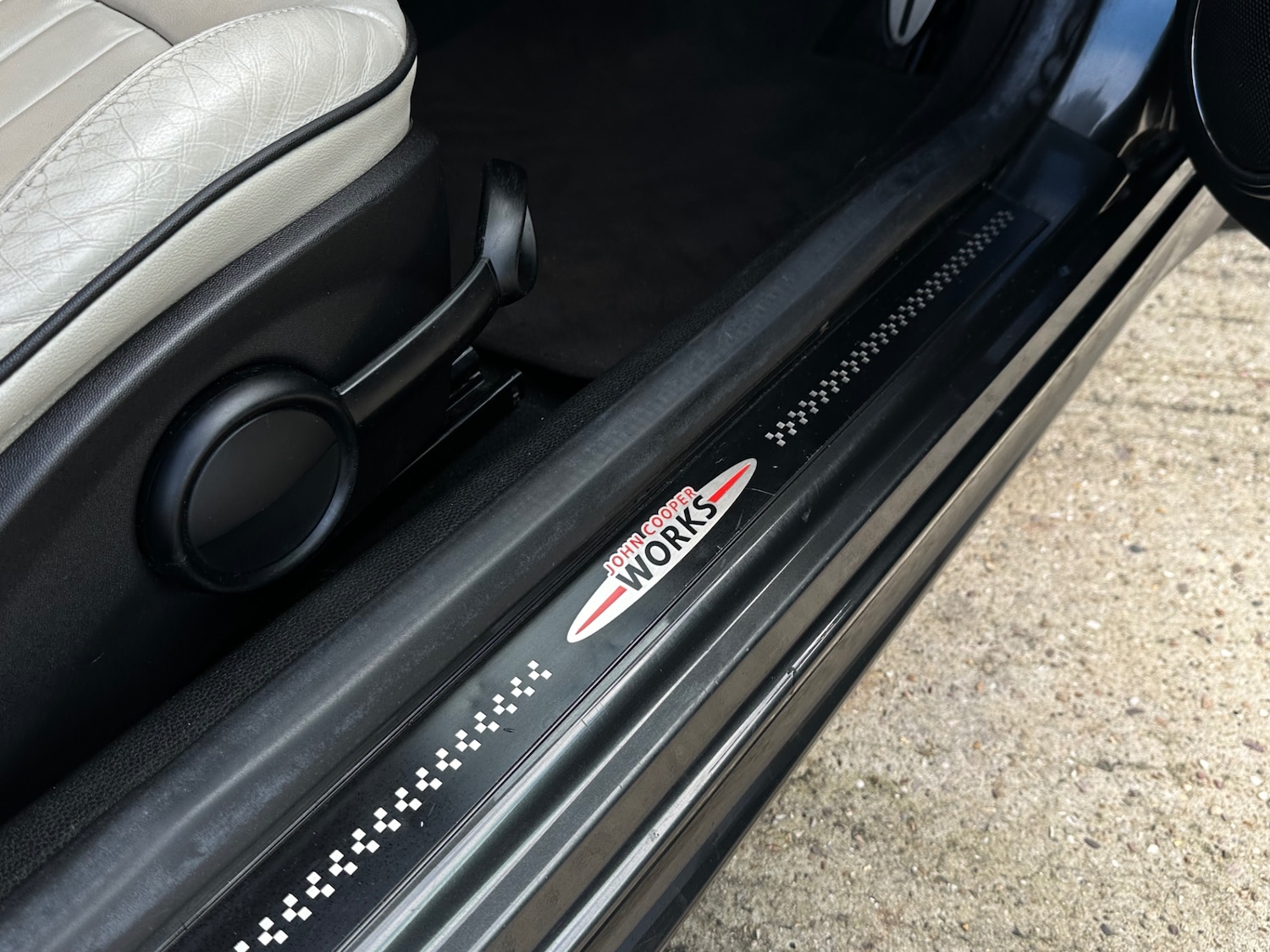 Used MINI Coupe 2011 for sale - 77248823: Photo 24