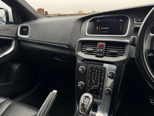 Used Volvo V40 2014 for sale - 76268670: Photo 10