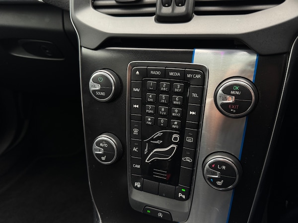 Used Volvo V40 2014 for sale - 76268670: Photo 11