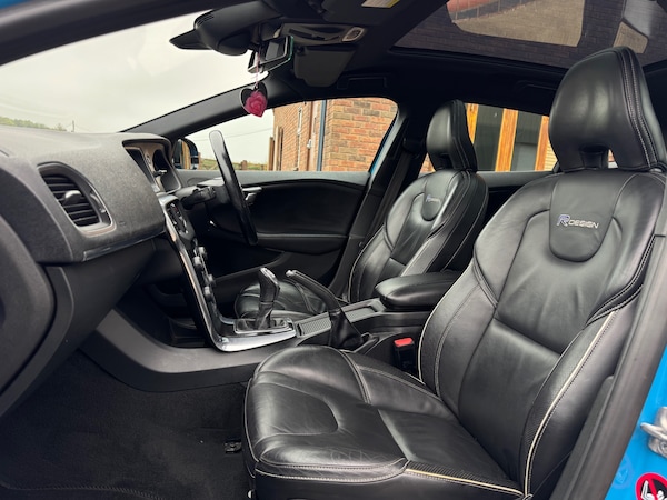 Used Volvo V40 2014 for sale - 76268670: Photo 2