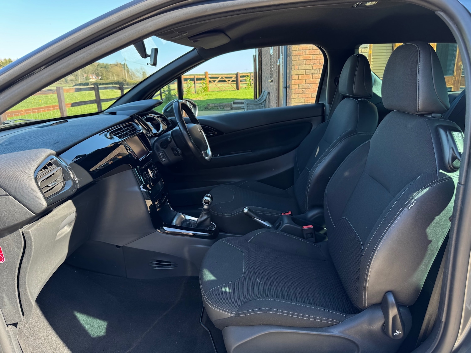 Used DS Automobiles DS 3 2015 for sale - 77931730: Photo 2