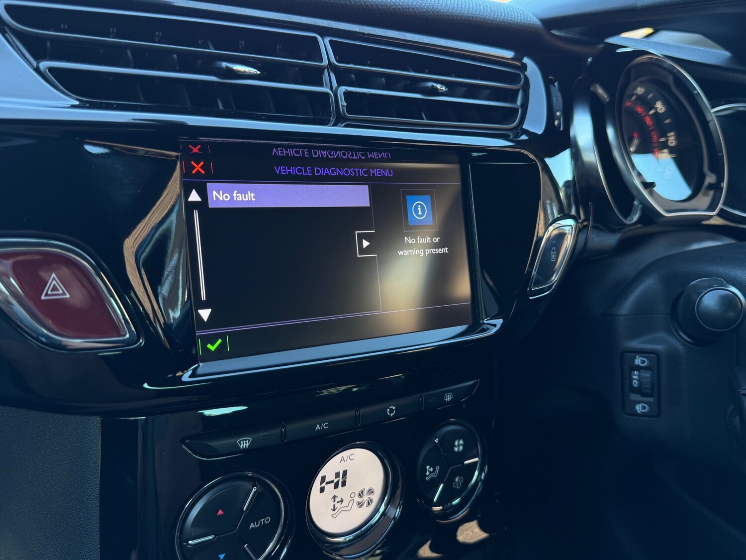 Used DS Automobiles DS 3 2015 for sale - 77931730: Photo 6