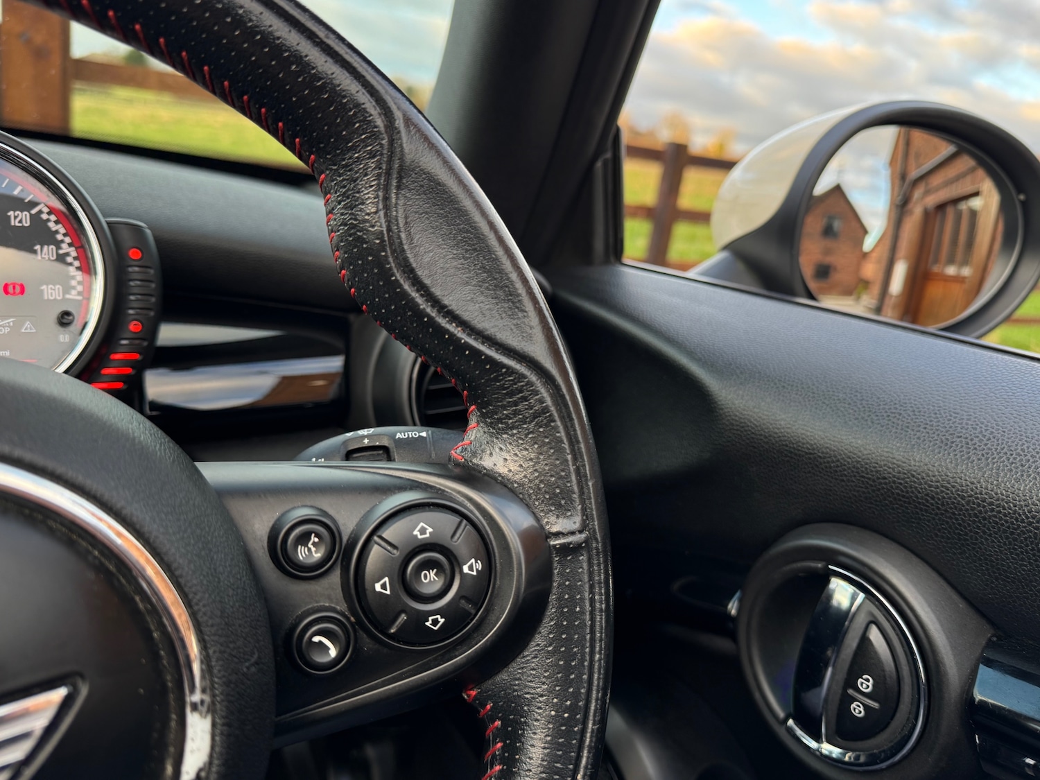 Used MINI Convertible 2016 for sale - 77049303: Photo 11