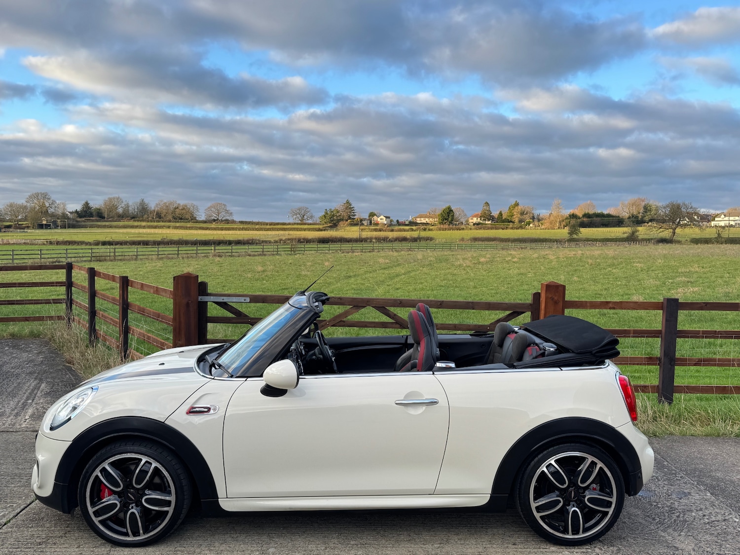 Used MINI Convertible 2016 for sale - 77049303: Photo 17