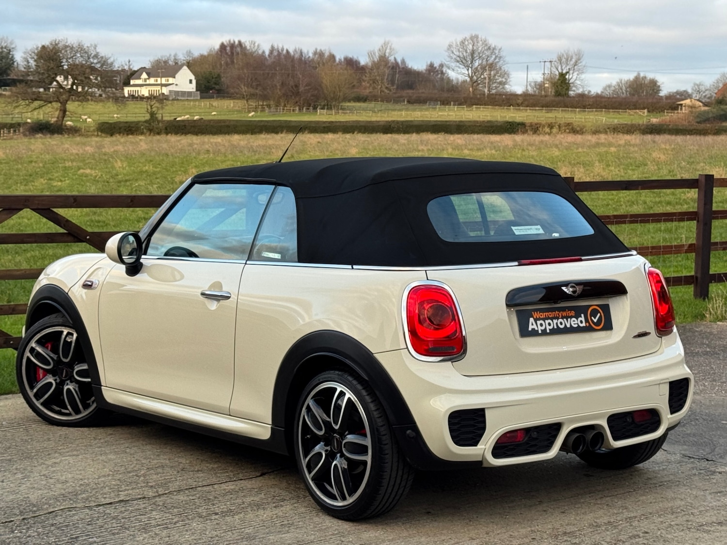 Used MINI Convertible 2016 for sale - 77049303: Photo 23