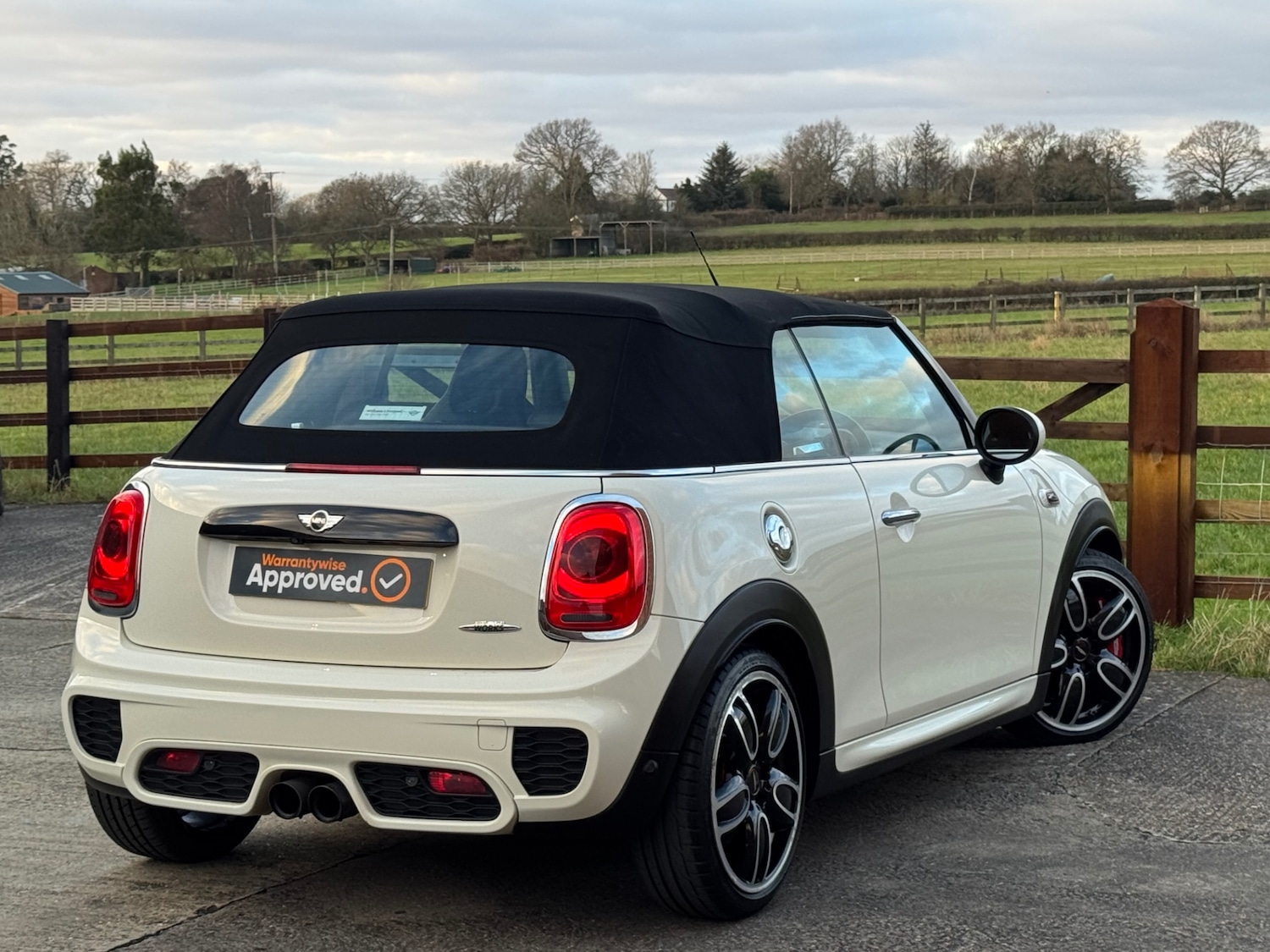 Used MINI Convertible 2016 for sale - 77049303: Photo 25