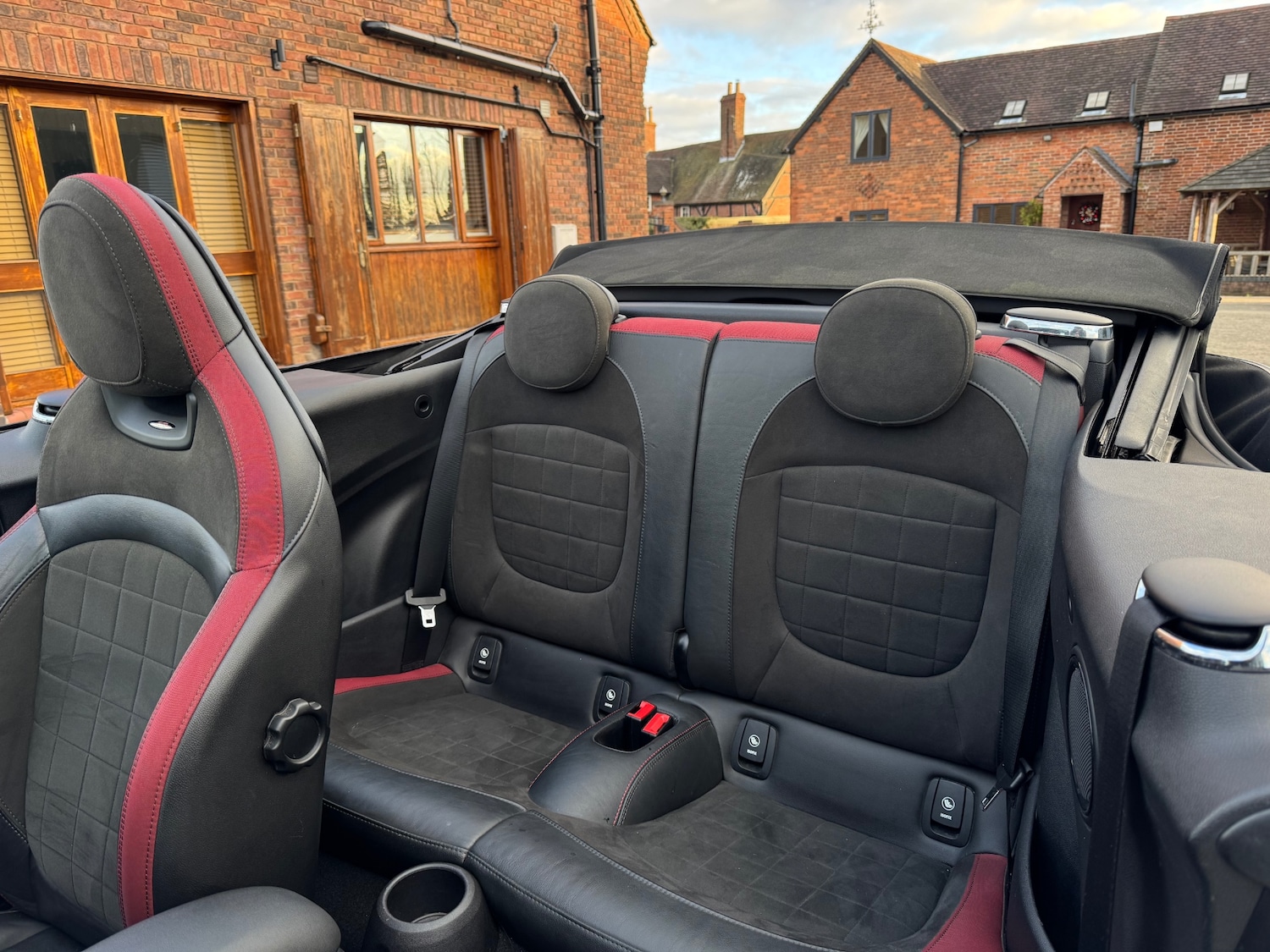 Used MINI Convertible 2016 for sale - 77049303: Photo 4