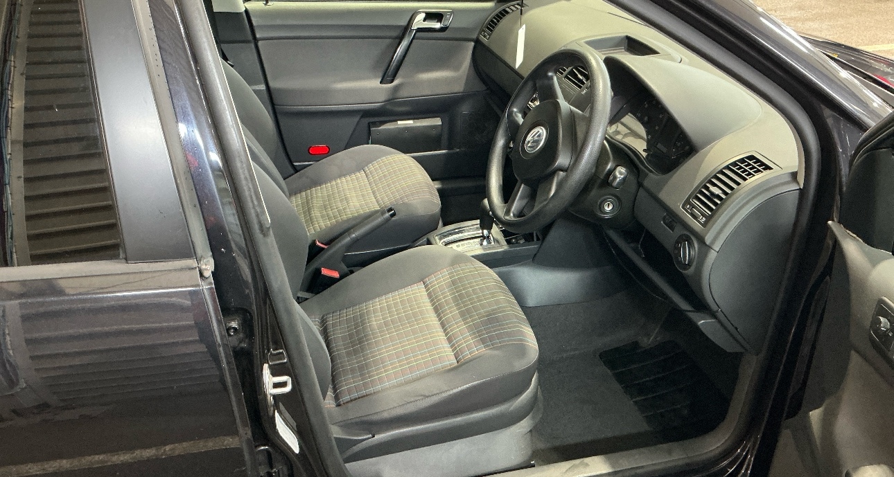 Used Volkswagen Polo 2005 for sale - 76439813: Photo 2