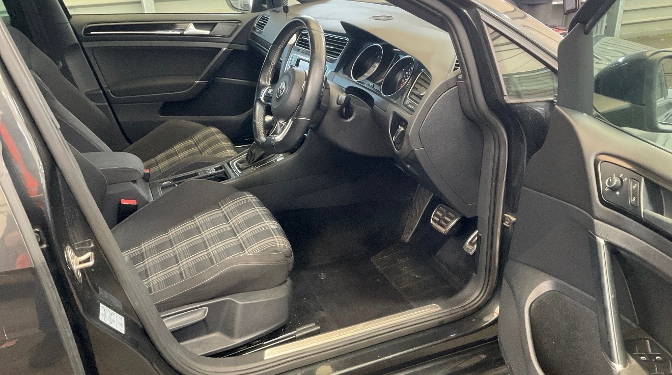 Used Volkswagen Golf 2014 for sale - 78000680: Photo 2