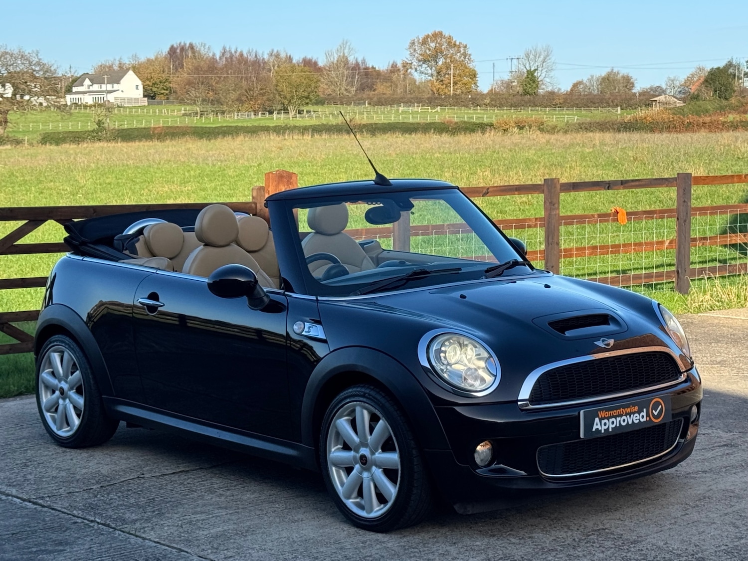 Used MINI Convertible 2009 for sale - 76599986: Photo 14