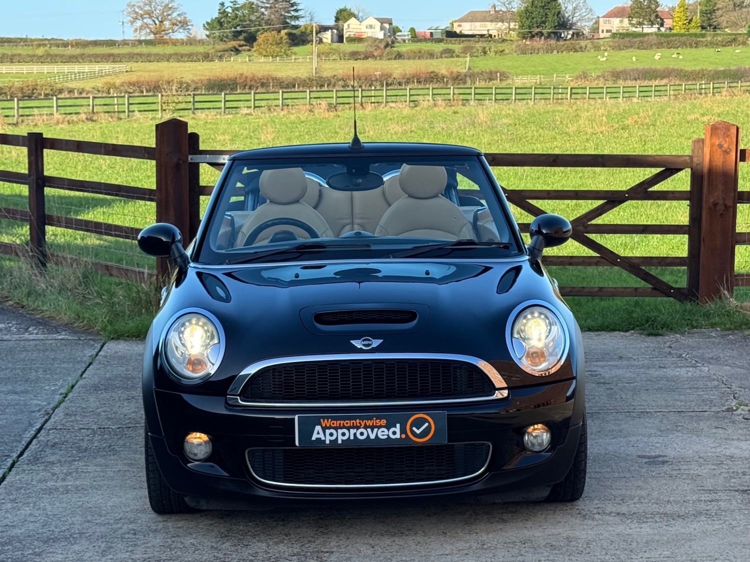 Used MINI Convertible 2009 for sale - 76599986: Photo 17