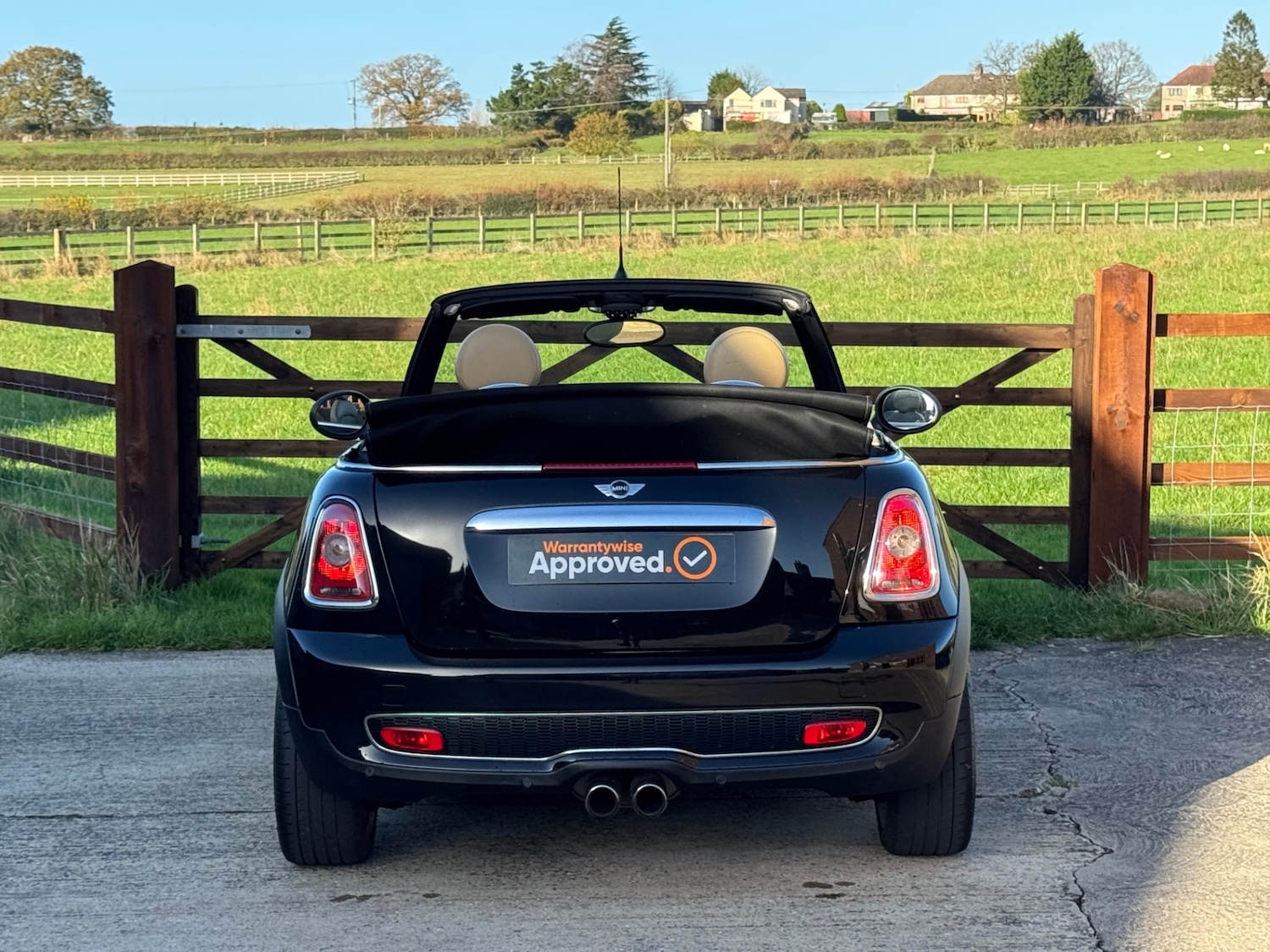 Used MINI Convertible 2009 for sale - 76599986: Photo 18