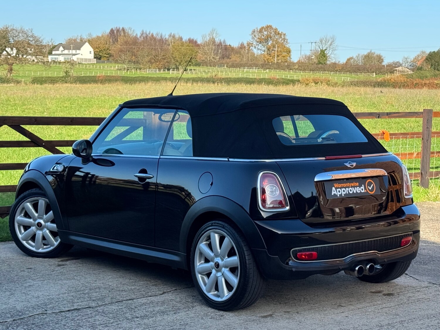 Used MINI Convertible 2009 for sale - 76599986: Photo 21