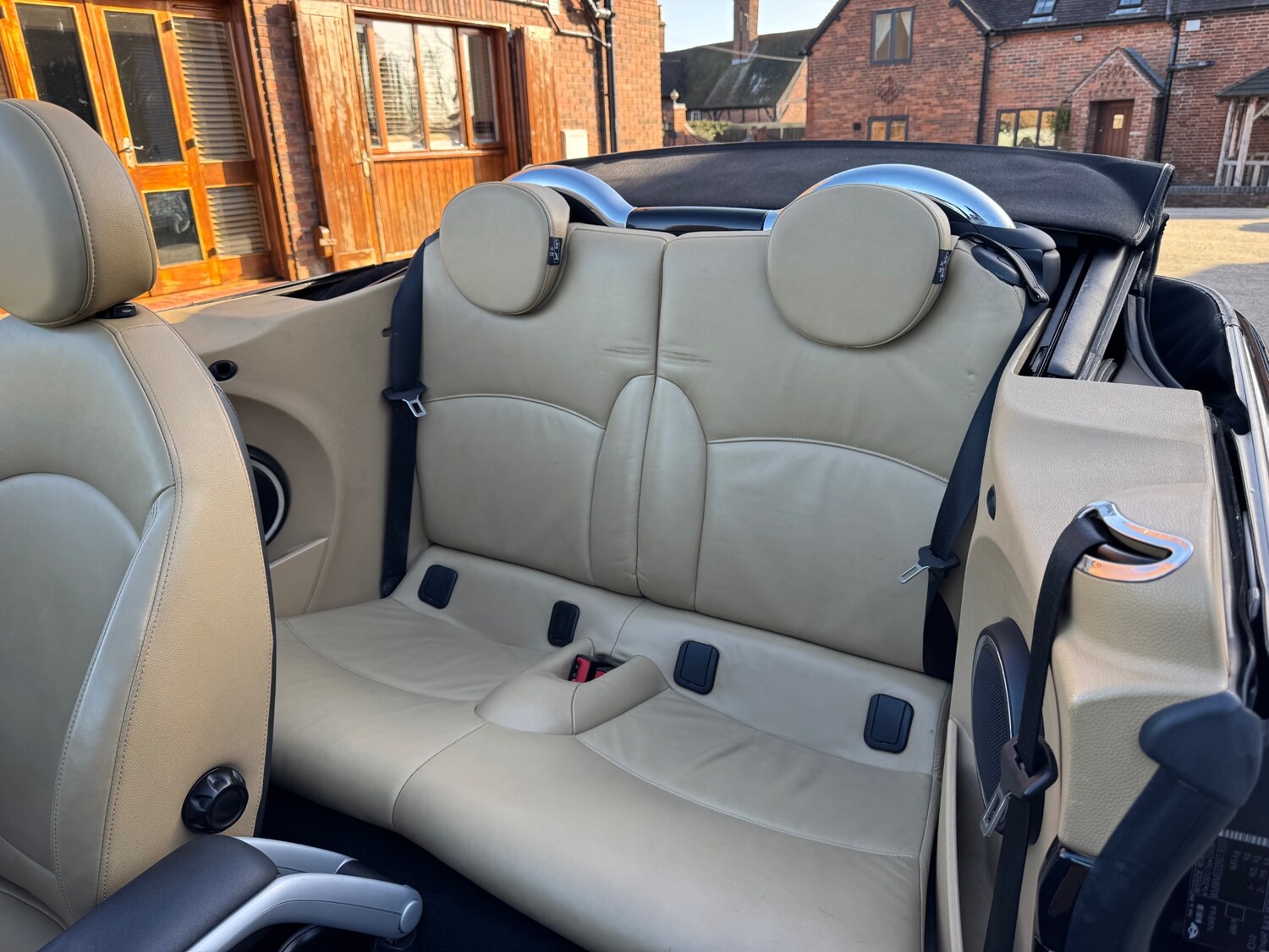 Used MINI Convertible 2009 for sale - 76599986: Photo 3