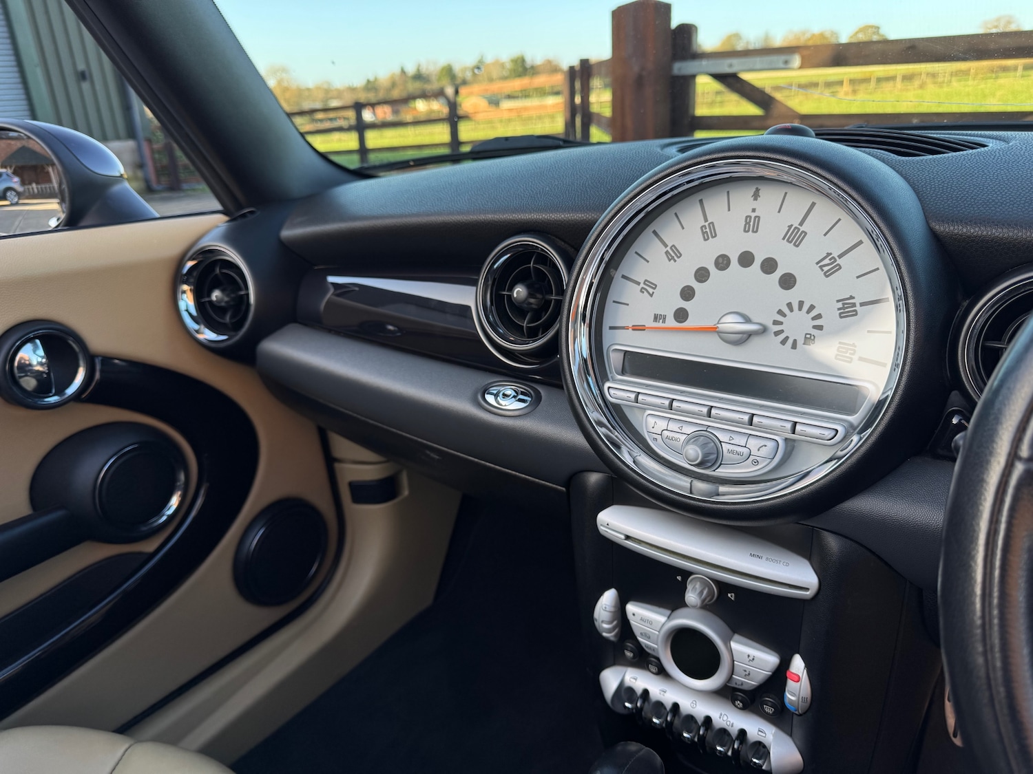 Used MINI Convertible 2009 for sale - 76599986: Photo 6