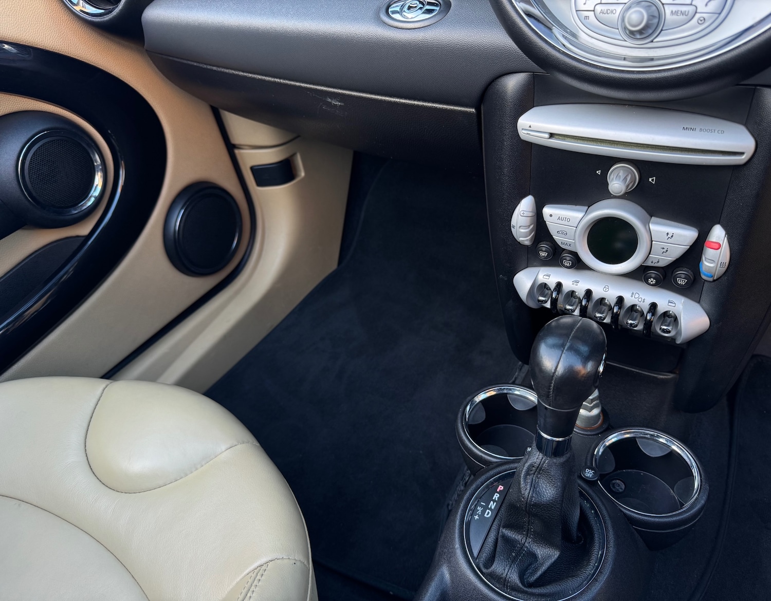 Used MINI Convertible 2009 for sale - 76599986: Photo 7