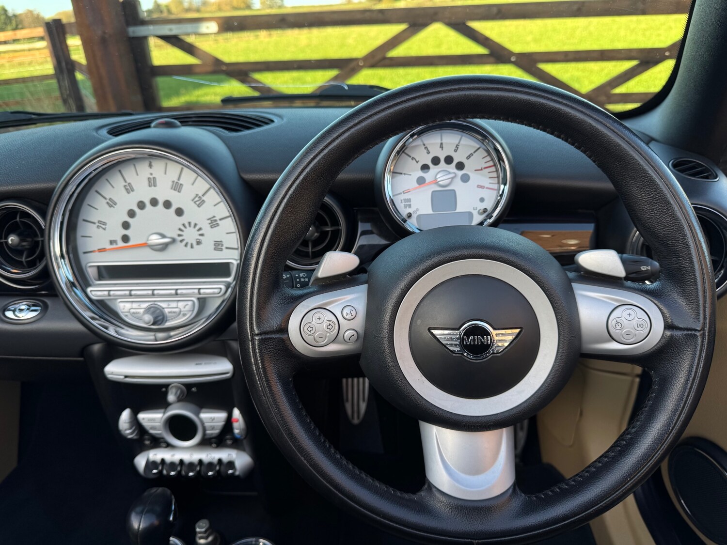 Used MINI Convertible 2009 for sale - 76599986: Photo 9