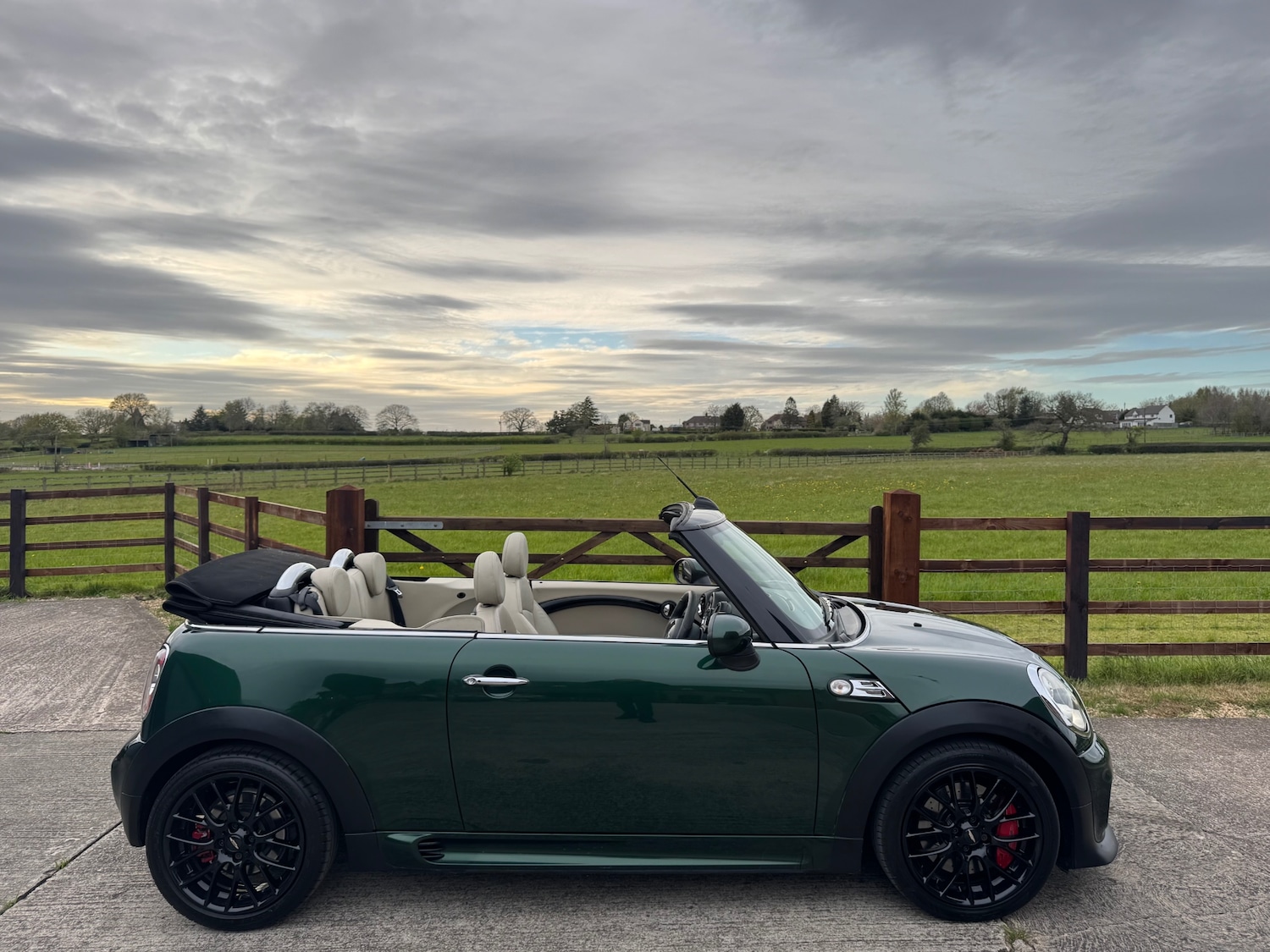 Used MINI Convertible 2011 for sale - 78204355: Photo 12