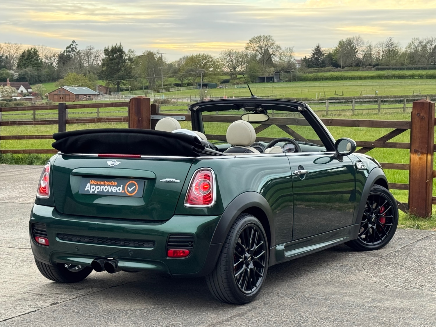 Used MINI Convertible 2011 for sale - 78204355: Photo 13