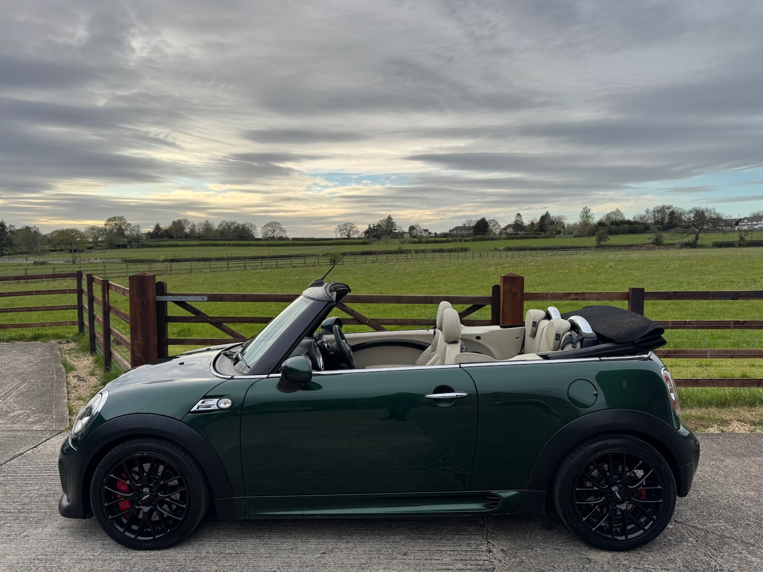 Used MINI Convertible 2011 for sale - 78204355: Photo 15