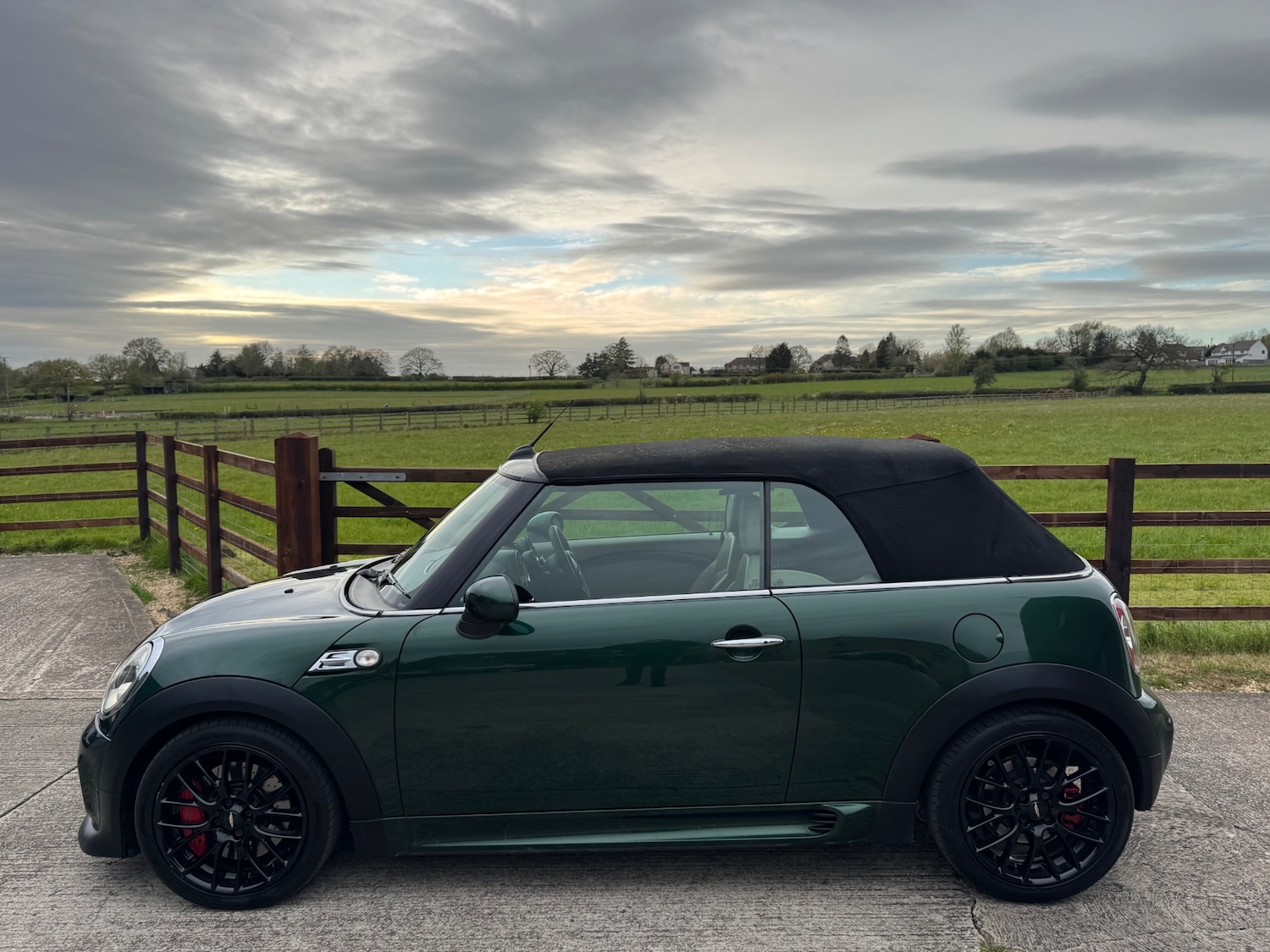 Used MINI Convertible 2011 for sale - 78204355: Photo 26