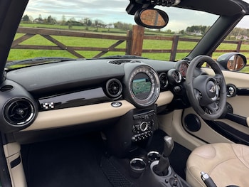 Used MINI Convertible 2011 for sale - 78204355: Photo