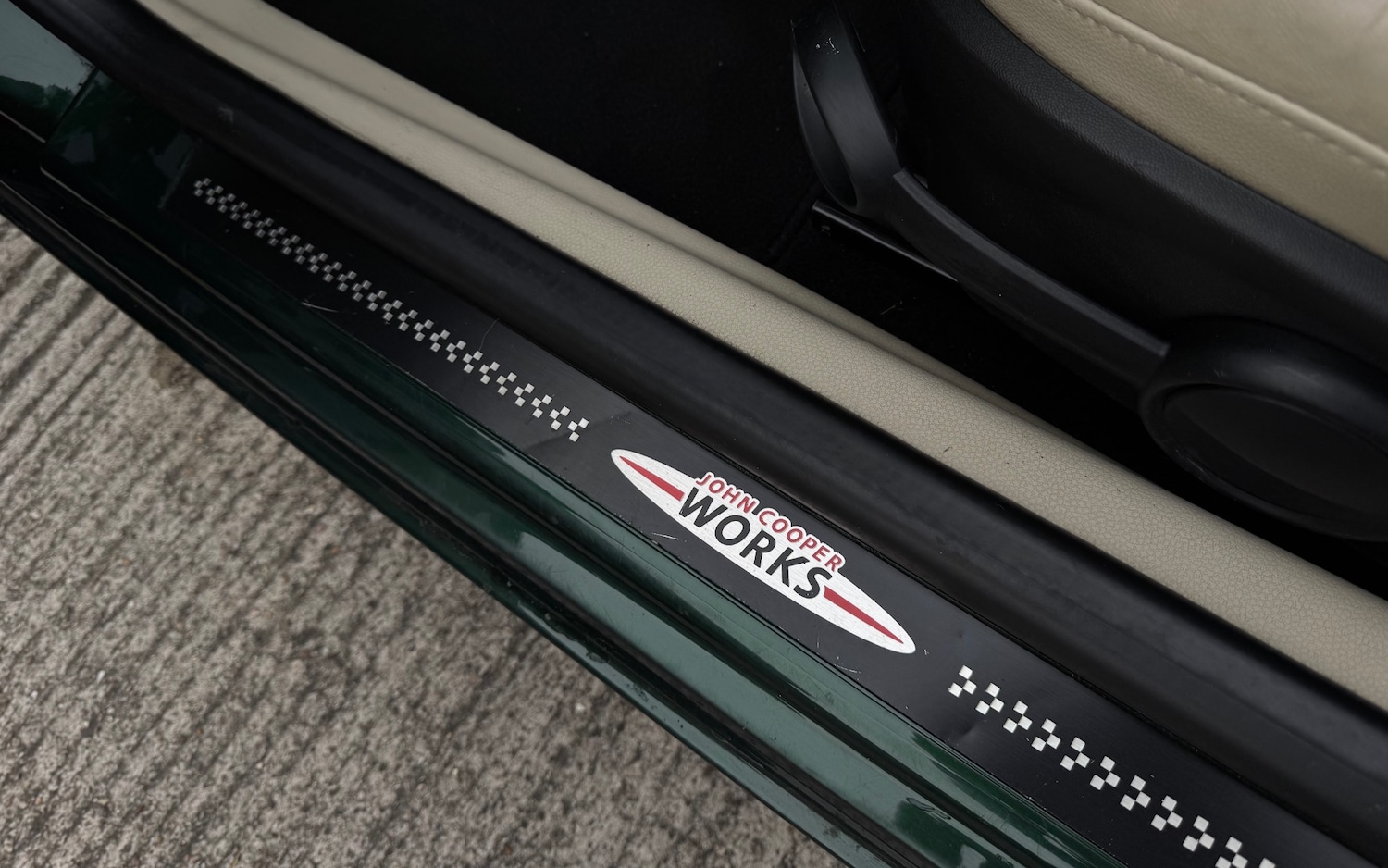 Used MINI Convertible 2011 for sale - 78204355: Photo 7