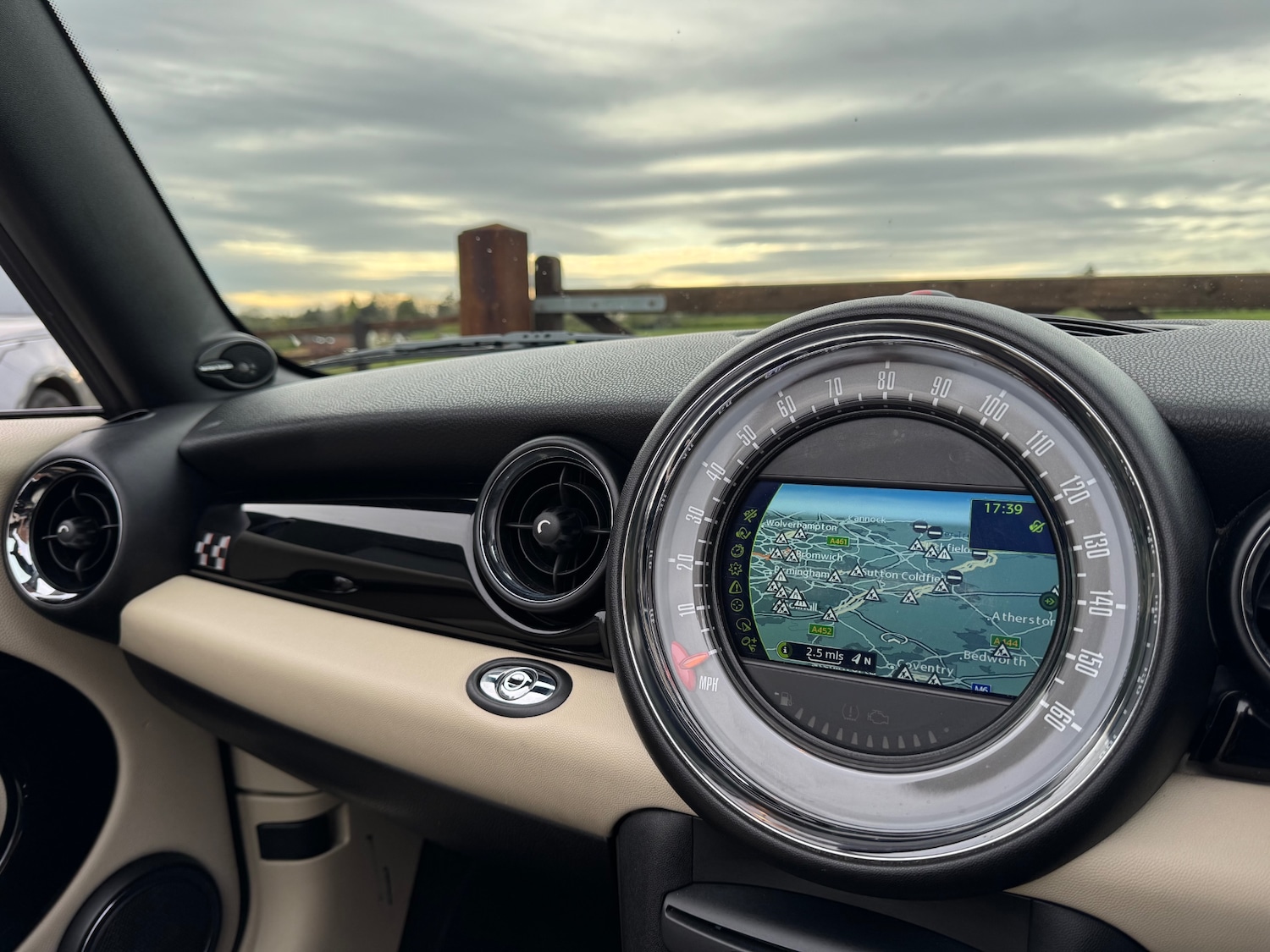 Used MINI Convertible 2011 for sale - 78204355: Photo 9