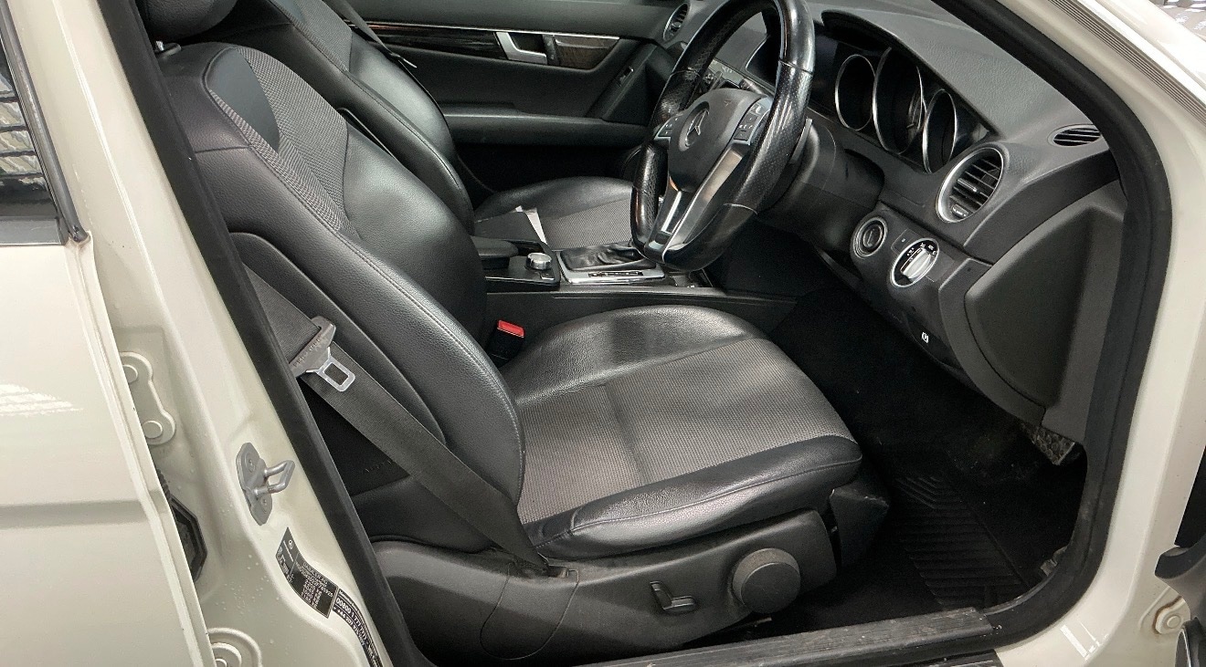 Used Mercedes-Benz C Class 2011 for sale - 77998773: Photo 2