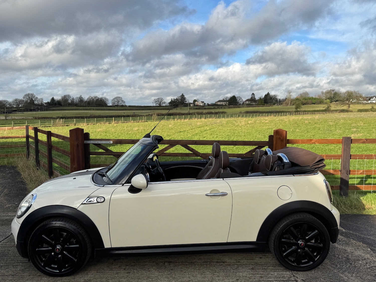 Used MINI Convertible 2009 for sale - 77261875: Photo 14