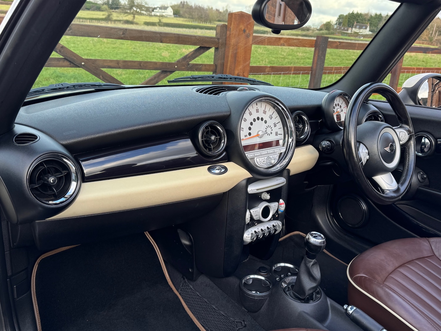 Used MINI Convertible 2009 for sale - 77261875: Photo 4