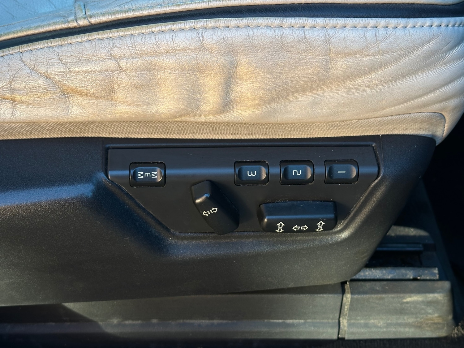 Used Volvo XC90 2011 for sale - 76784778: Photo 18