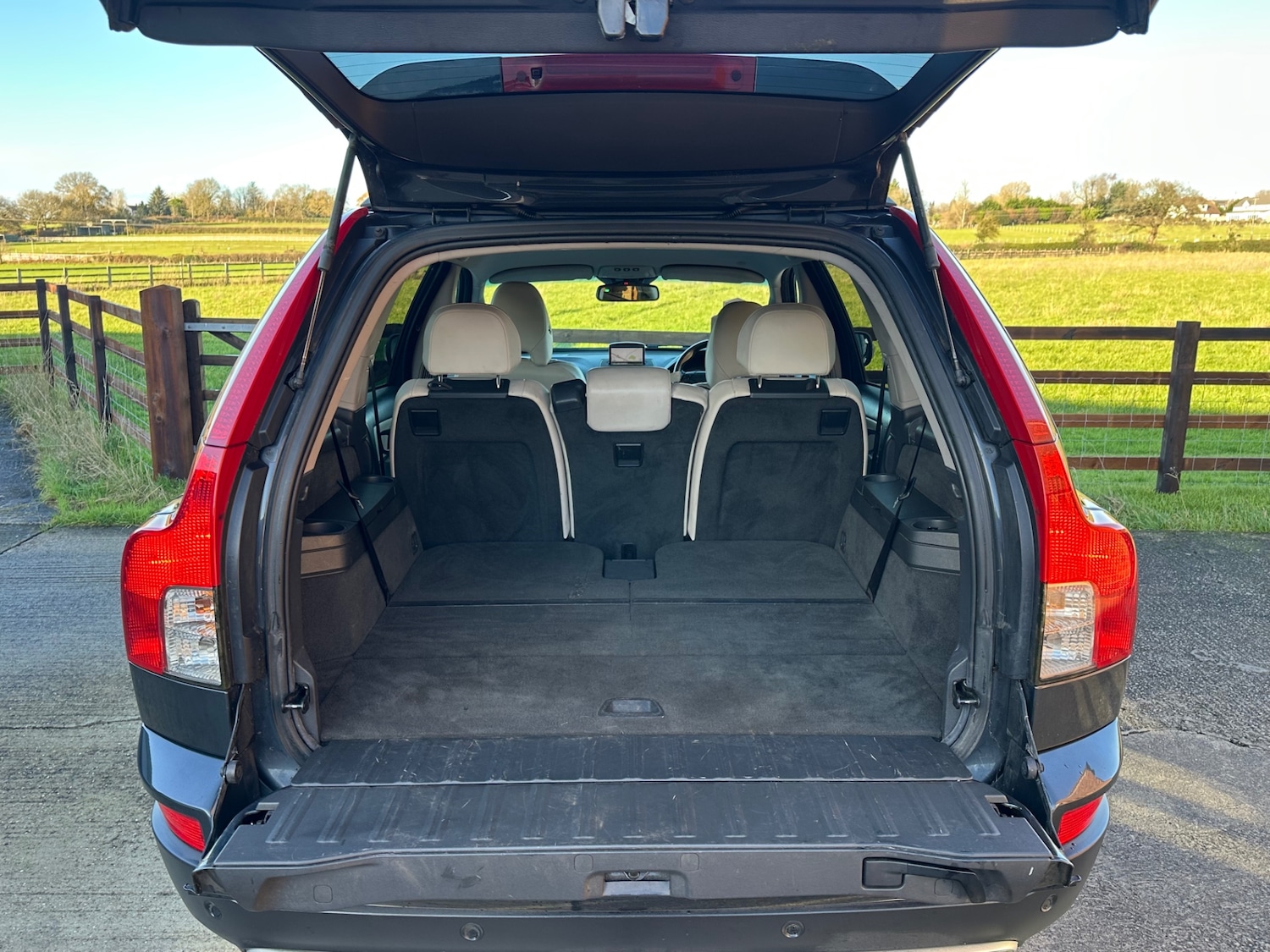 Used Volvo XC90 2011 for sale - 76784778: Photo 21