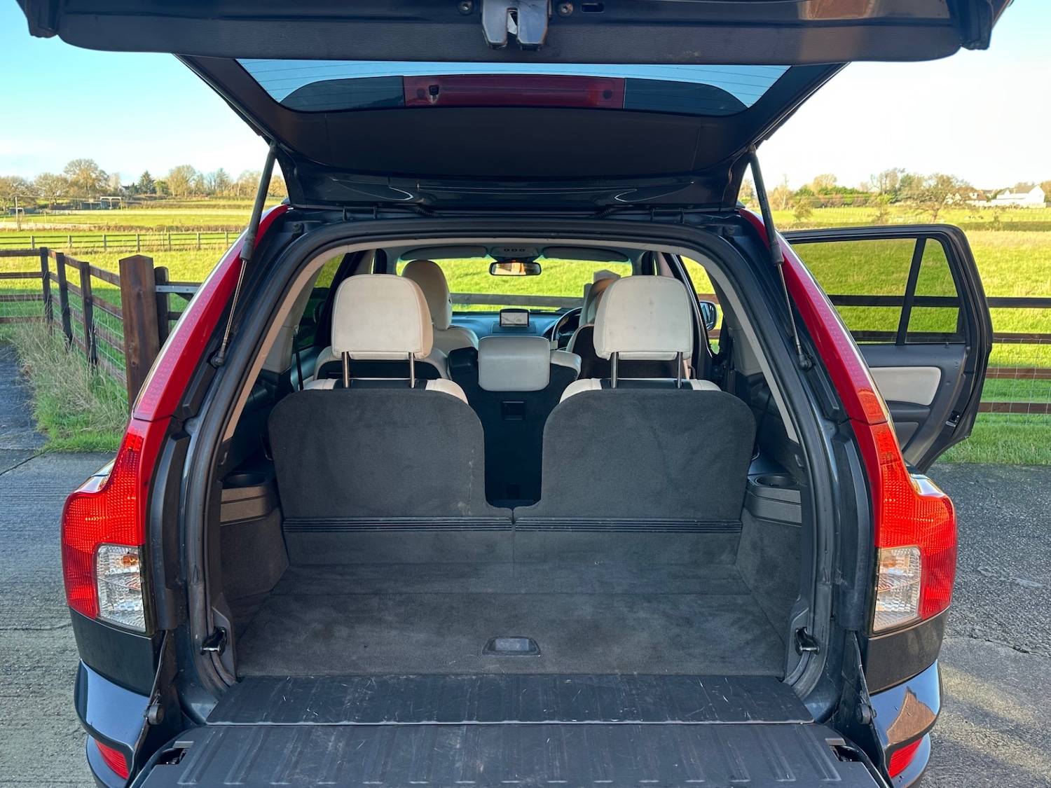 Used Volvo XC90 2011 for sale - 76784778: Photo 22