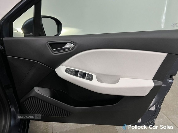 Used Renault Clio 2020 for sale - 76743843: Photo 27