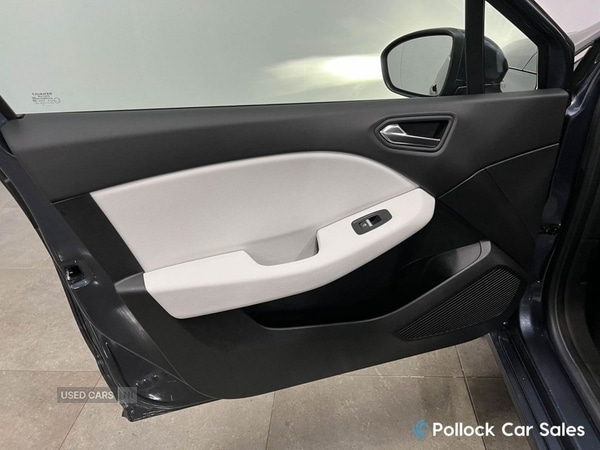 Used Renault Clio 2020 for sale - 76743843: Photo 32