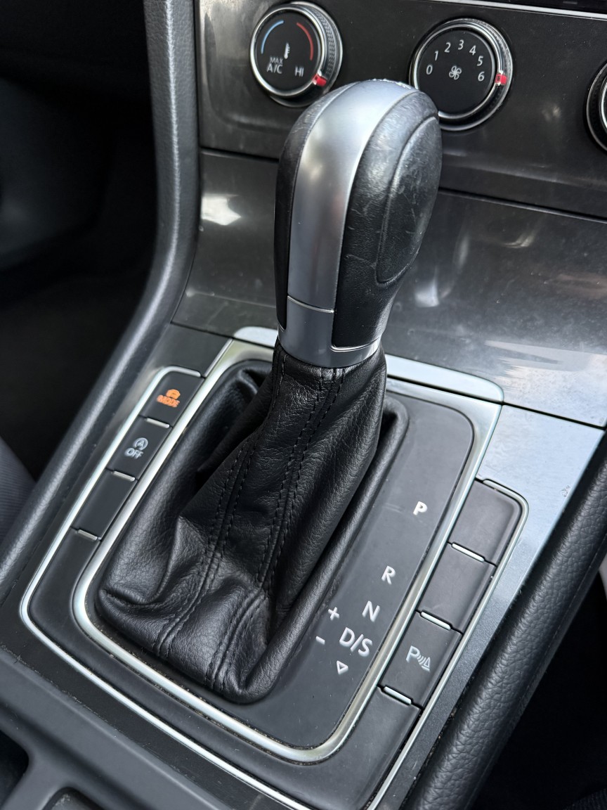 Used Volkswagen Golf 2017 for sale - 76968590: Photo 10