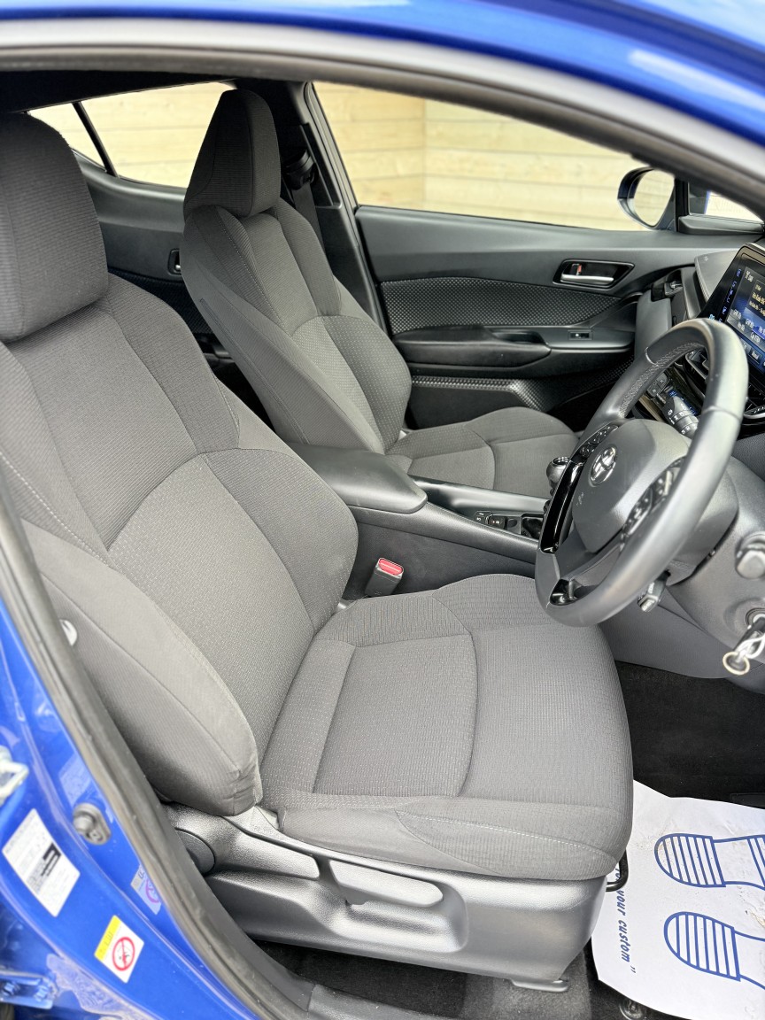 Used Toyota C-HR 2019 for sale - 77038940: Photo 5