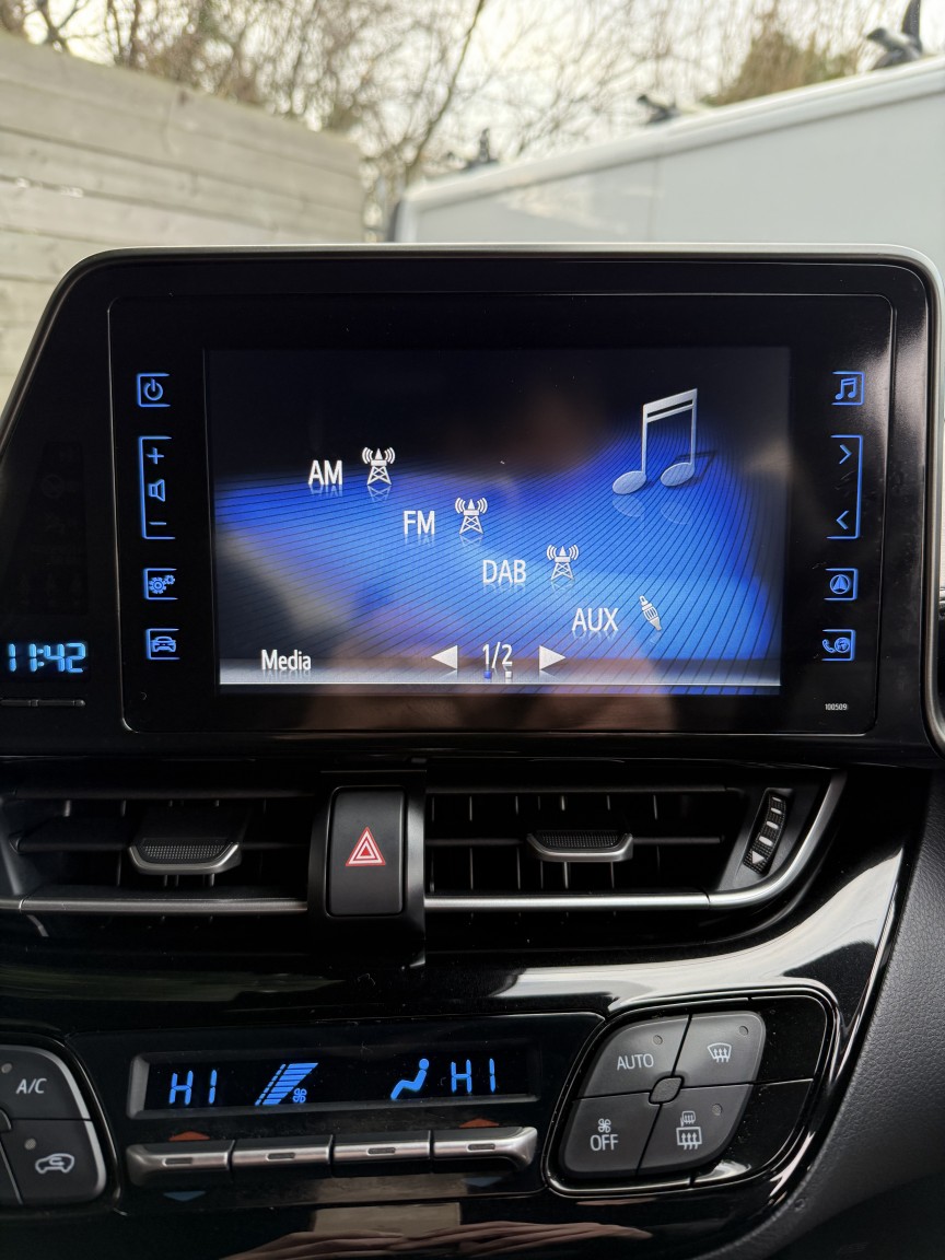 Used Toyota C-HR 2019 for sale - 77038940: Photo 8